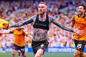 绝杀!赫尔城1-0米德尔斯堡升入英超 麦克伯尼补时制胜